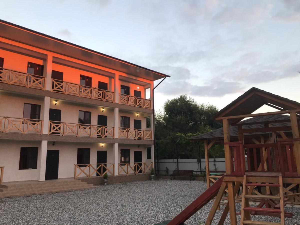 Guest House Dana ピツンダ エクステリア 写真
