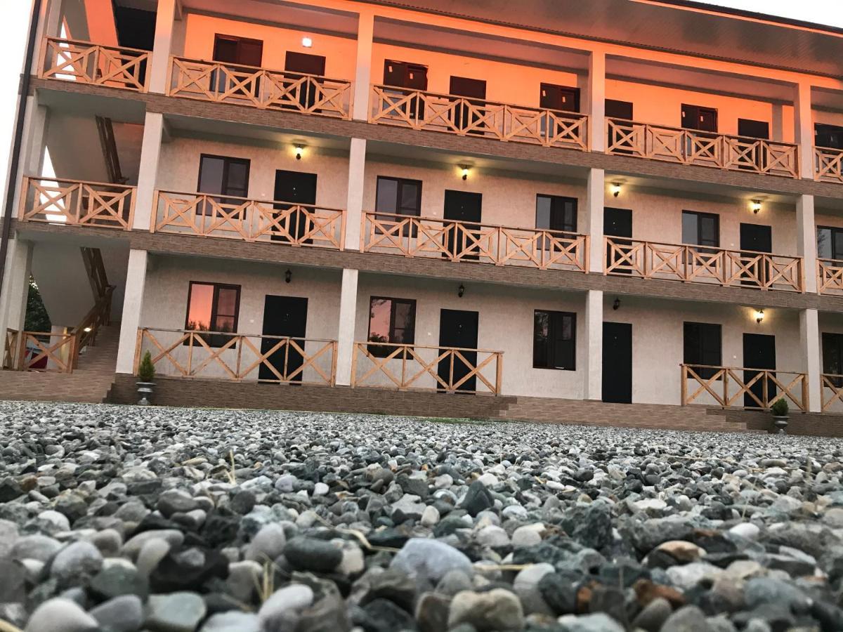 Guest House Dana ピツンダ エクステリア 写真